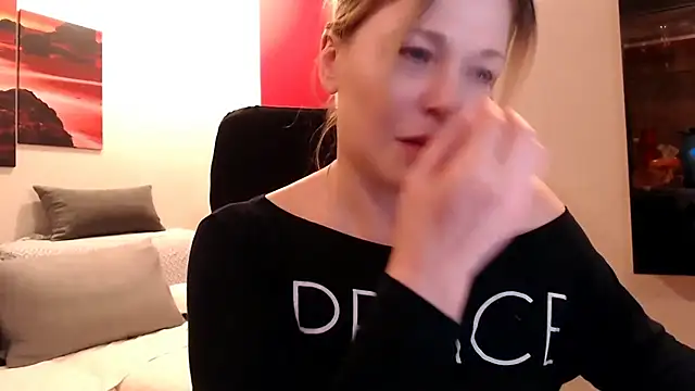 XXX chat uživo modela love-bionda