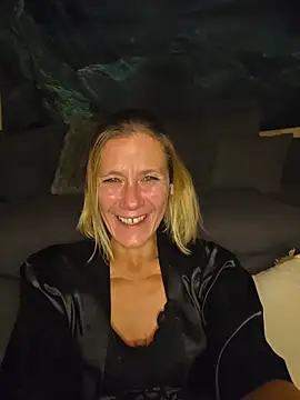 yola181 即時 XXX 聊天