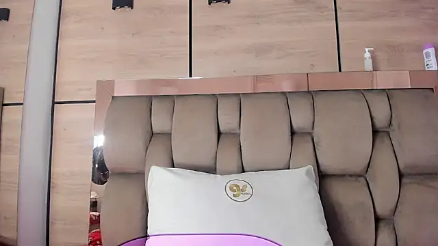 karol_lewiss – Naživo XXX chat