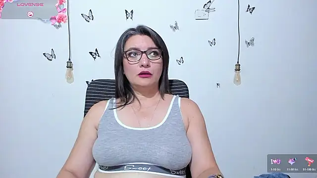 Živý XXX chat Amie_Adams82_