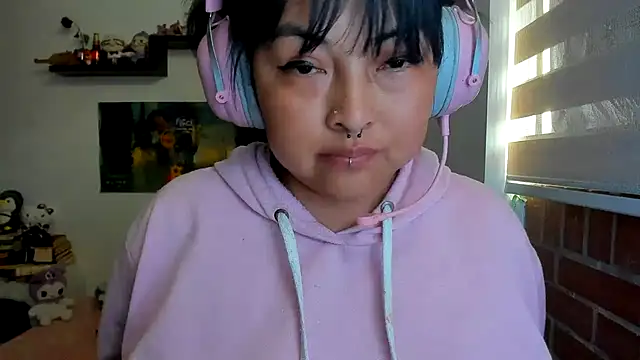 แชท XXX สดของ Shaddycute_