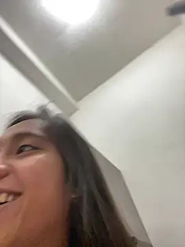 sweetiie_caren: διαδικτυακό σόου στην κάμερα