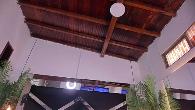 emily-foxのライブXXXチャット