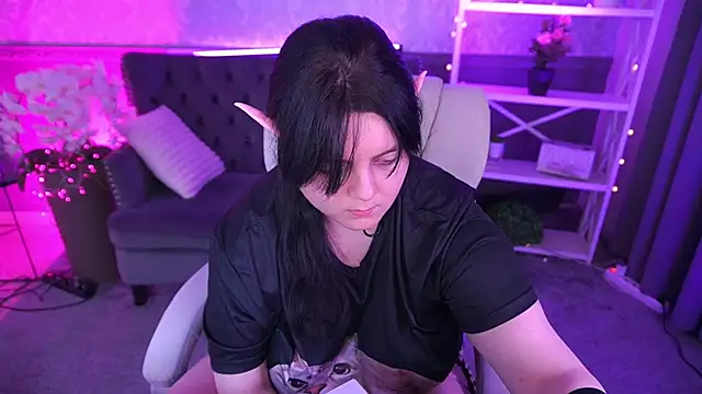 Czat XXX na żywo – LittleShyy