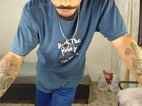 emiliano_hotttのライブXXXチャット