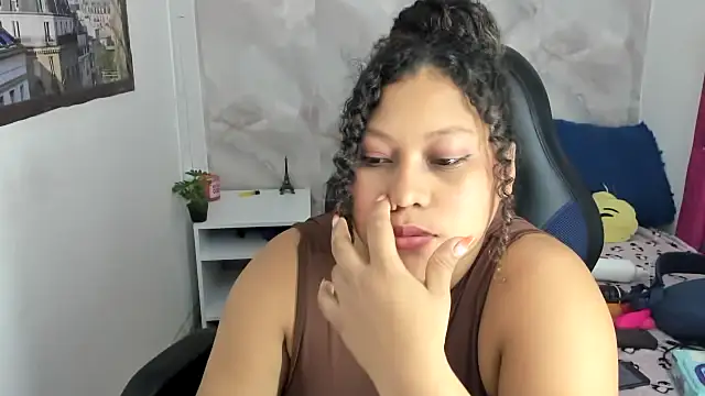 Lunastar02: онлайн-секс-чат