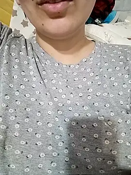 Emi_hot1 Chat XXX in diretta