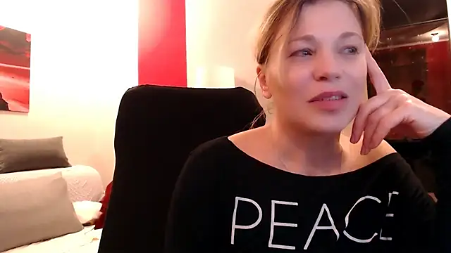 love-bionda's Live XXX Chat