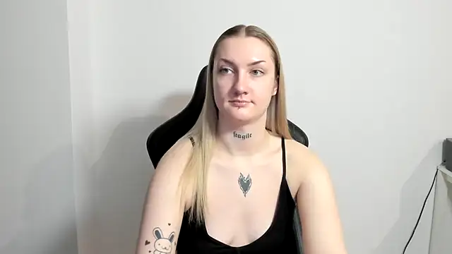 AlexaTease 即時 XXX 聊天