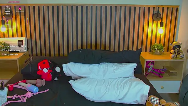 emma_morales_'s Webcam Show