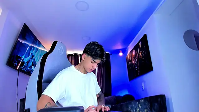 miguel_aguirre_: απευθείας συνομιλία ΧΧΧ