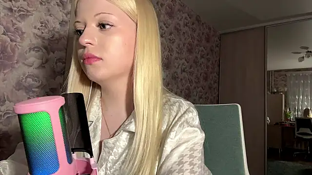 JeneeBIanks 即時 XXX 聊天