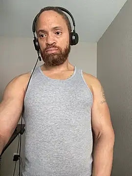 Chatroom XXX en direct de Fathero1time