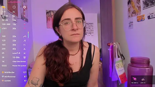 Chat XXX en directo de linda_giggle