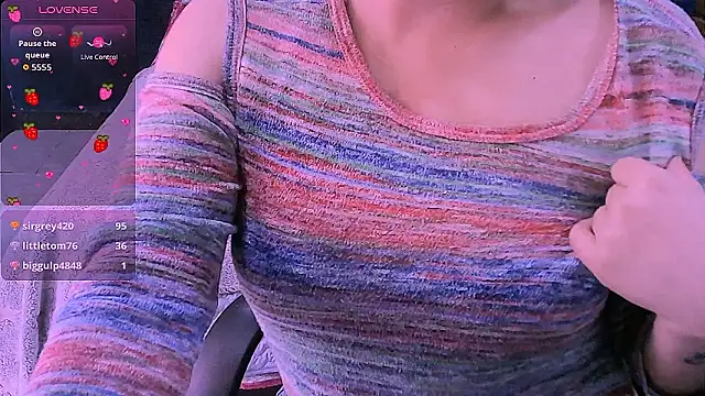 NinaYellow Adlı Modelin Canlı XXX Sohbeti