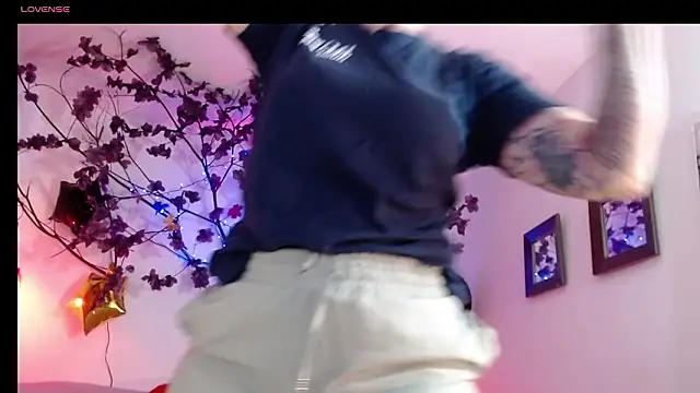 Sara_Valkyri Live XXX-Chat