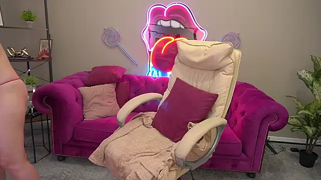 BellaLaPetitのライブXXXチャット