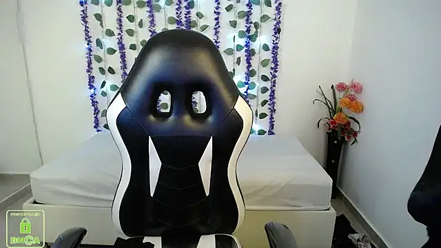 NathaliaSweet_11 élő XXX-chatje