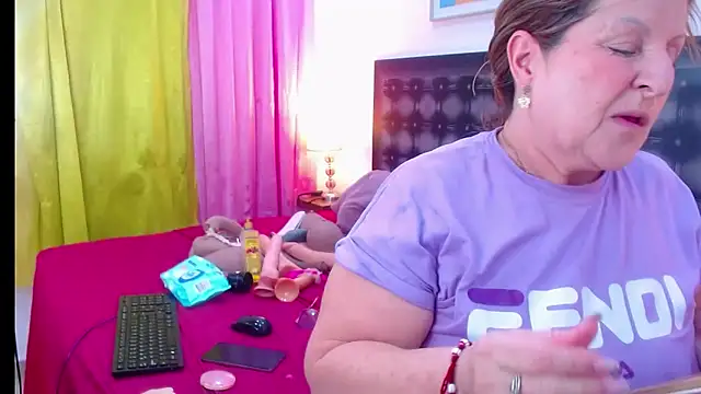 sandra_20's Webcam Show