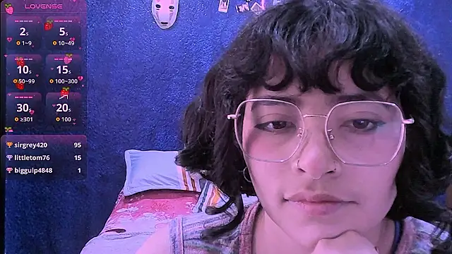 NinaYellow's Live XXX Chat