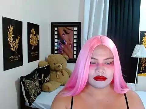 TSbrianaHugeCock's Webcam Show