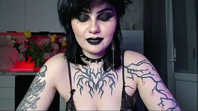 IntrigueYourDay's Live XXX Chat