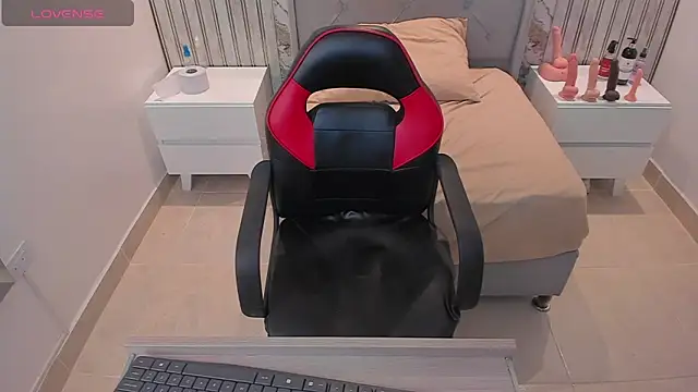 MARINETOMMY Chat XXX live