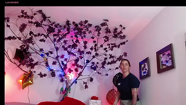 Sara_Valkyri's Live XXX Chat