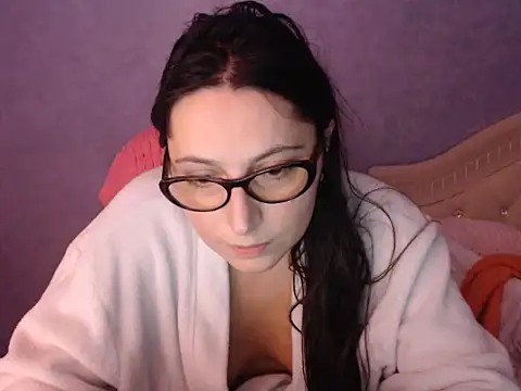 Show modela LuckyLisa23 na web-kameri