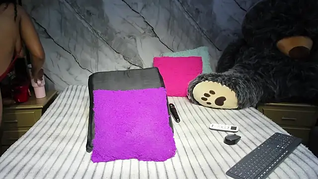 Niyirey1's Live XXX Chat