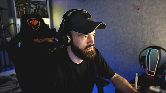 دردشة _Mostly_ الجنسية المباشرة