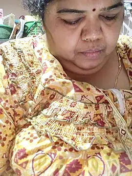 tamilthanushri লাইভ XXX চ্যাট