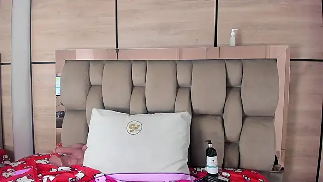 karol_lewiss' Live XXX Chat