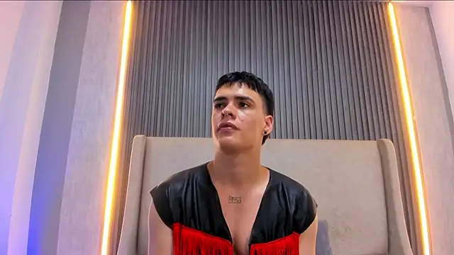 BenitoSaenz's Live XXX Chat