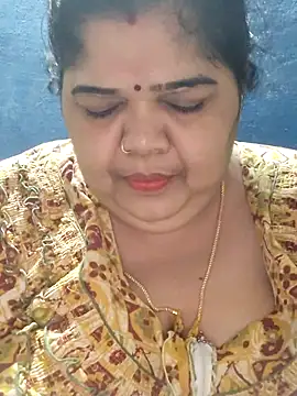 XXX chat uživo modela tamilthanushri