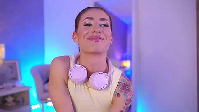 OhhAisha Live XXX-chat