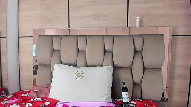 karol_lewiss' Live XXX Chat