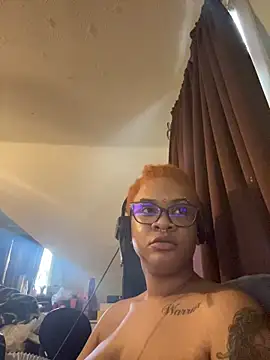 nickytheehawtie Adlı Modelin Canlı XXX Sohbeti