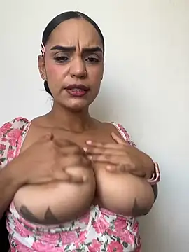 แชท XXX สดของ Sara-77