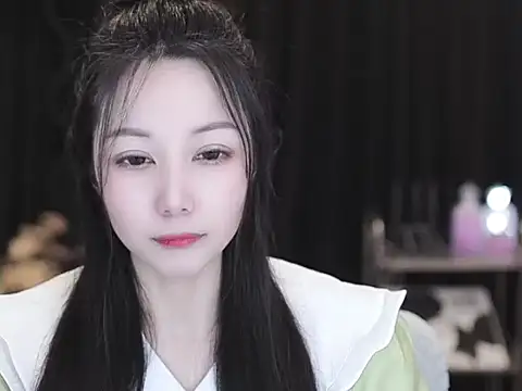 Nuyoah-77 在線直播表演