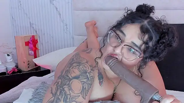 Reginavegaa 现场XXX聊天