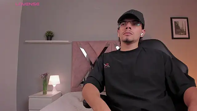 Axel_Creed Live XXX Chat