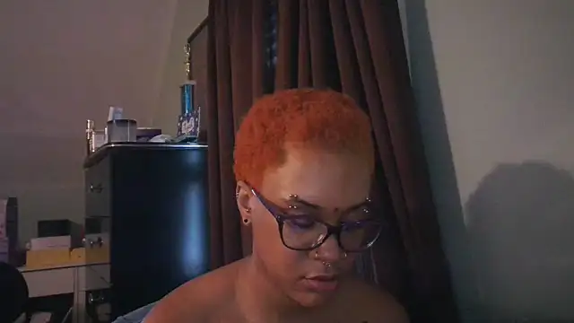 nickytheehawtie webkamerás műsora