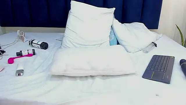 mayaevansmg Chat XXX live