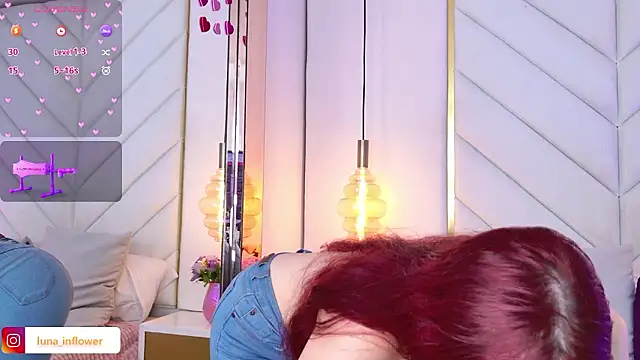 Chat +18 de Flor_delunaa ao vivo