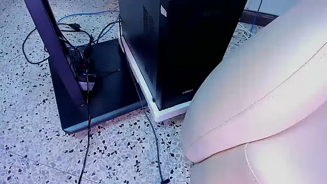 Isabella-001 网络视讯表演