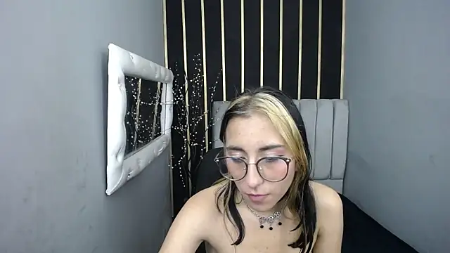 moon_shut Chat XXX live