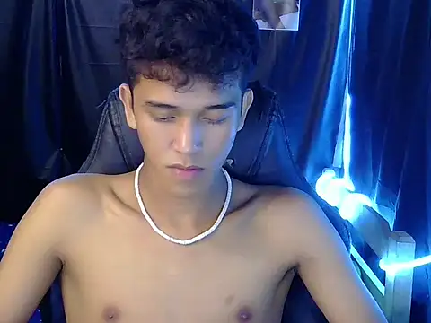 hugekenbigcock 即時 XXX 聊天