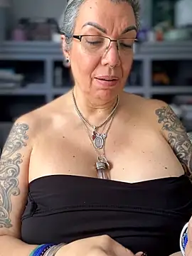 dieseldame1313's Live XXX Chat