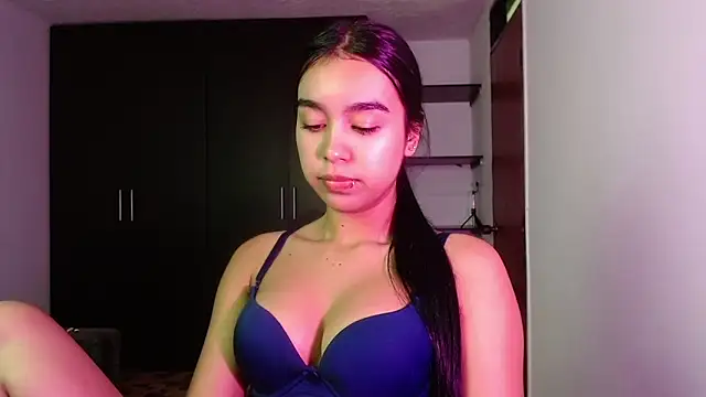 Онлайн чат XXX kyra_fox_